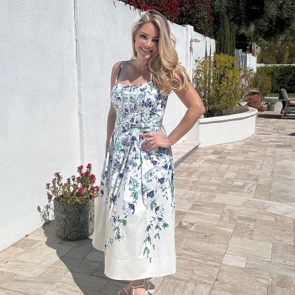 White House Black Market Smocked Floral Belted Dress Size 10 - Picture 9 of 9